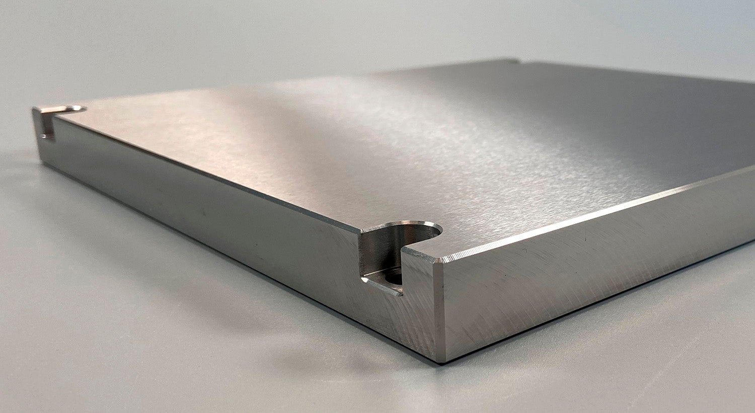 Photo of a rectangular aluminium building platform.